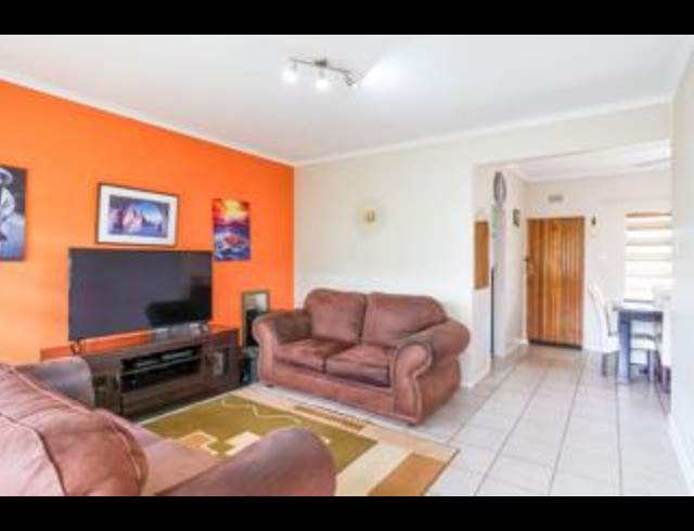 2 BEDROOM TOWNHOUSE FOR SALE IN HORIZON VIEW